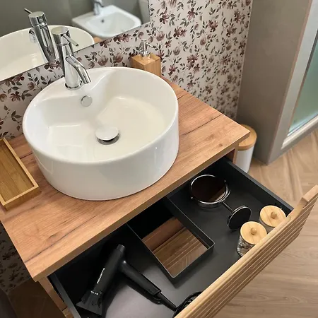 Casacoco Con Posto Auto E 2 Bagni Рим